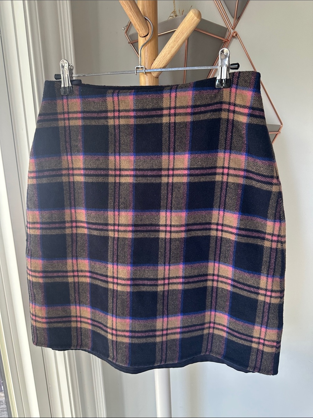 WEEKEND MAXMARA Virgin Wool Plaid A-Line Mini Skirt in Navy Blue Pink Size 4